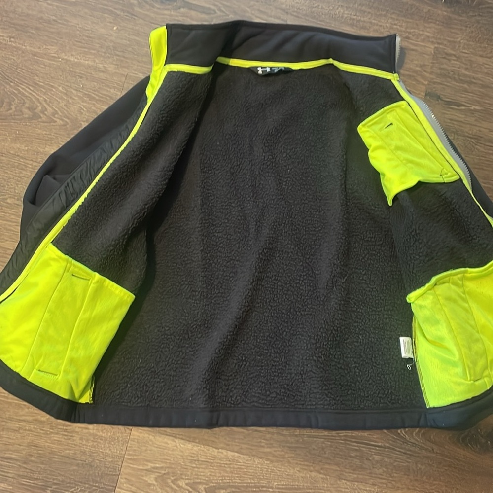 Under Armour jacket - Picture 3 of 3